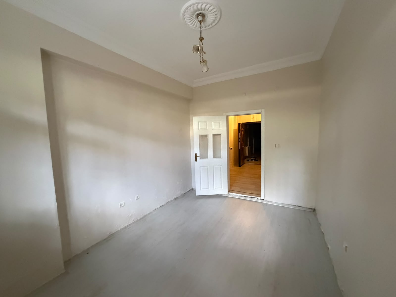 ŞÜKRÜPAŞA'DA KİRALIK DAİRE